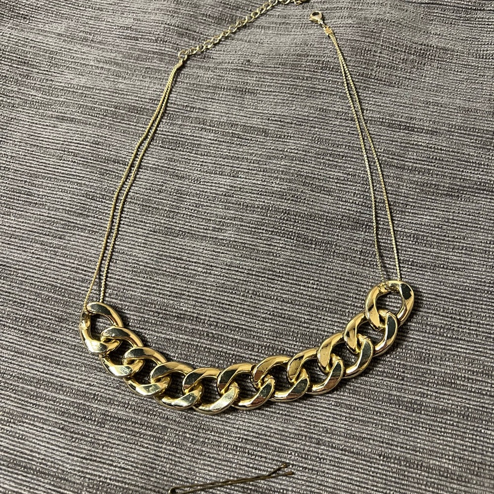 Chunky chain necklace midlength from Loft